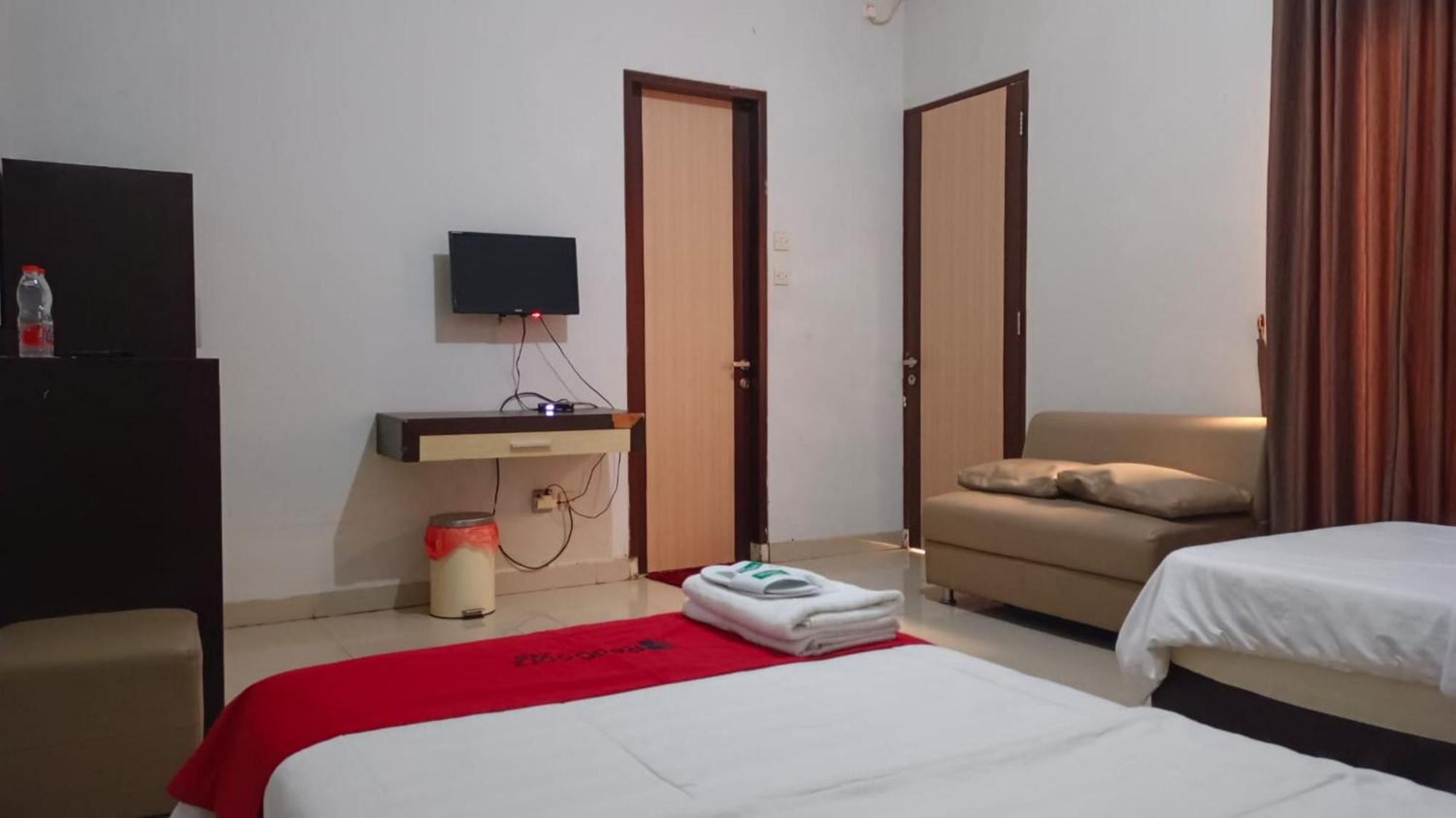 Reddoorz Syariah At Grand Taufiq Tarakan Ngoại thất bức ảnh