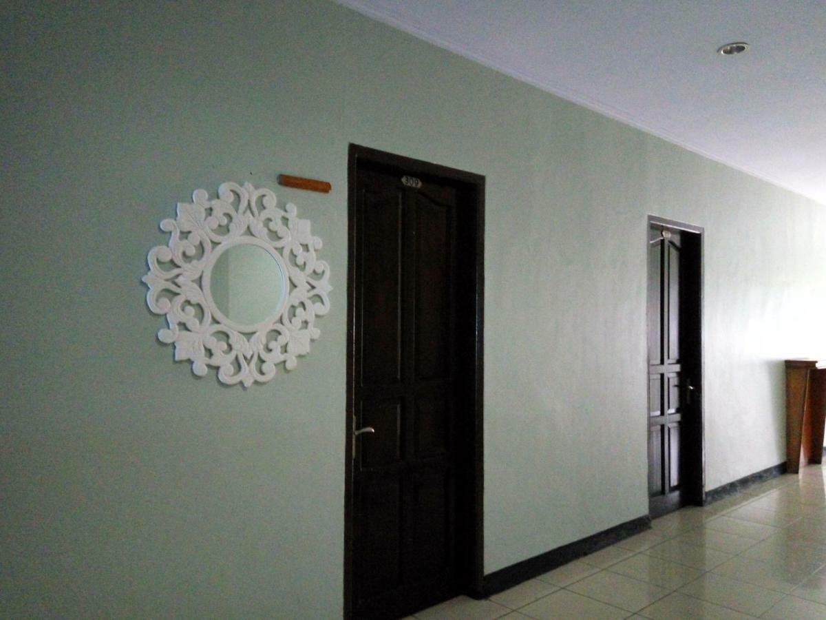 Reddoorz Syariah At Grand Taufiq Tarakan Ngoại thất bức ảnh